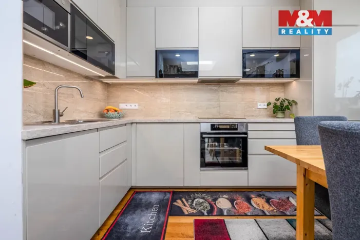 Prodej bytu 3+kk, Horoměřice, Karla IV., 76 m2