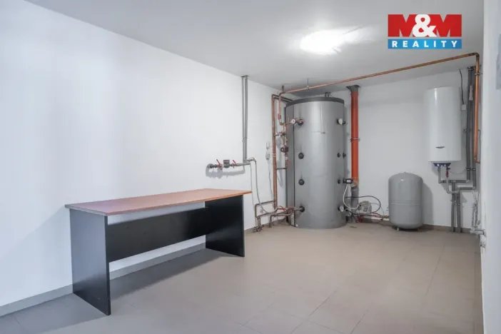 Prodej obchodního prostoru, Šumavské Hoštice - Kosmo, 316 m2