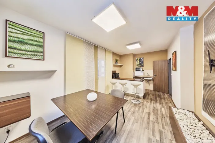 Prodej obchodního prostoru, Trutnov - Horní Staré Město, 1667 m2