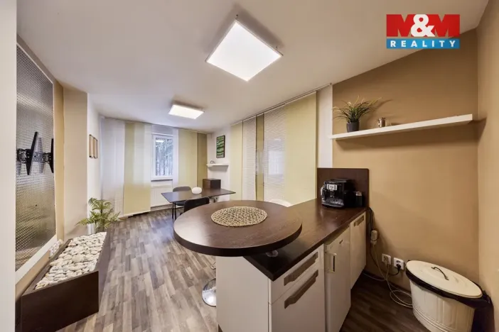 Prodej skladu, Trutnov - Horní Staré Město, 1667 m2