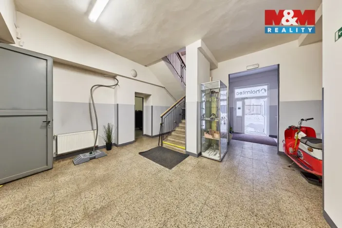 Prodej skladu, Trutnov - Horní Staré Město, 1667 m2