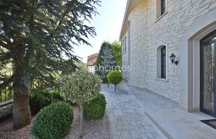 Pronájem vily, Praha - Nebušice, 400 m2