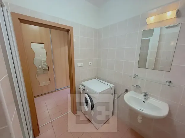 Pronájem bytu 1+kk, Praha - Letňany, Beranových, 31 m2