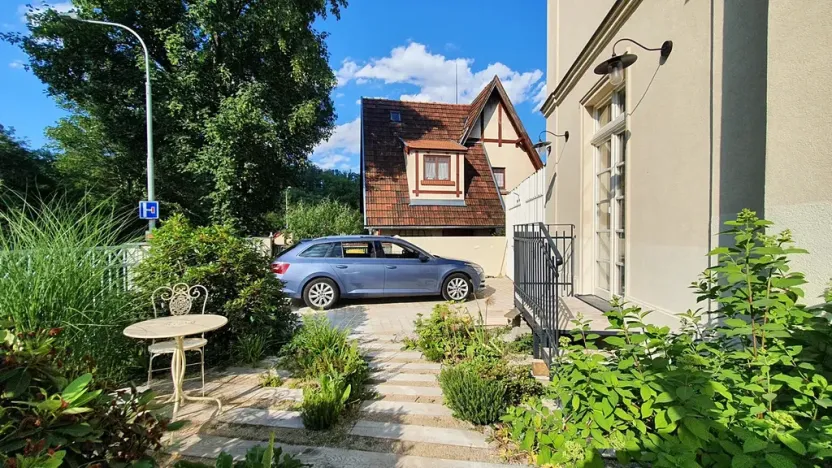 Pronájem bytu 1+kk, Praha - Malešice, Strnadova, 32 m2