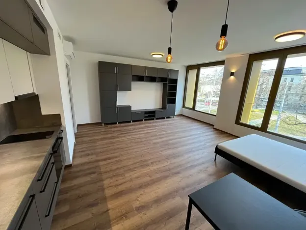 Pronájem bytu 1+kk, Brno, Slovákova, 45 m2