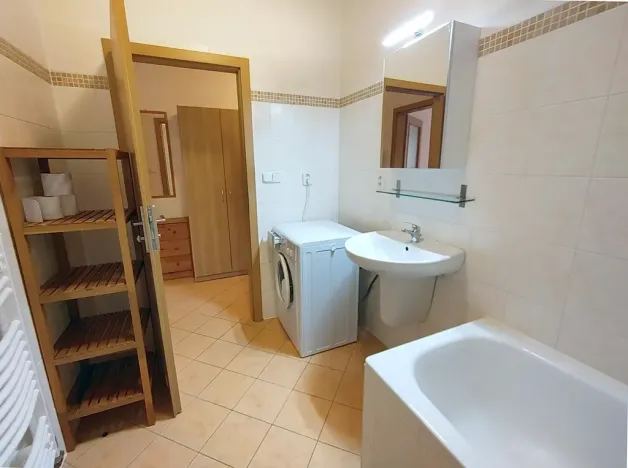 Pronájem bytu 1+kk, Praha - Hostivař, Bratislavská, 44 m2