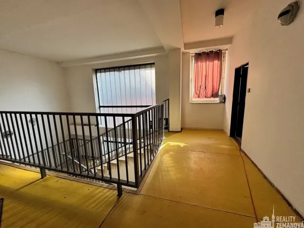 Pronájem skladu, Praha - Stodůlky, V hůrkách, 800 m2