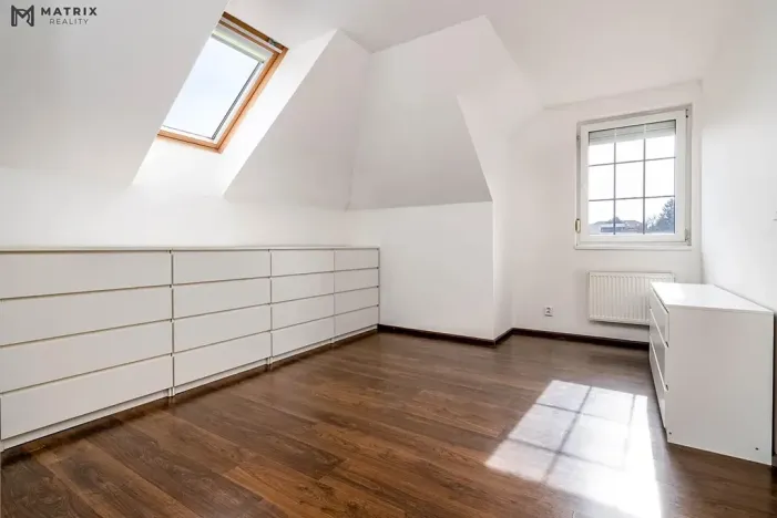 Prodej rodinného domu, Praha - Písnice, V zákopech, 294 m2