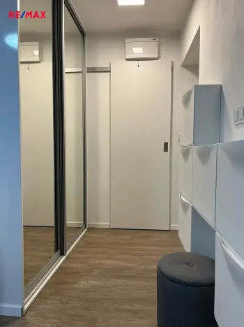 Pronájem bytu 2+kk, Kladno, U výtopny, 42 m2