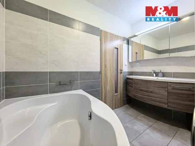 Pronájem bytu 3+kk, Dolní Dobrouč, 64 m2