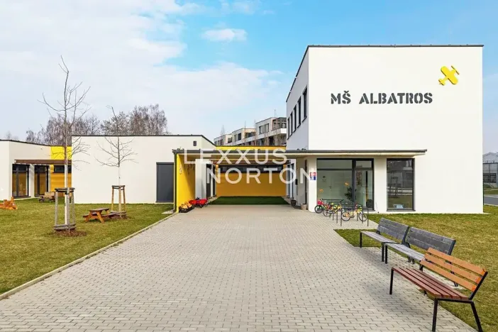 Prodej bytu 2+kk, Praha - Kbely, Sedlářova, 52 m2