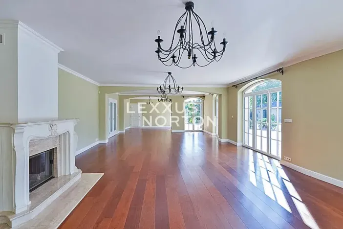 Pronájem vily, Praha - Nebušice, Spojová, 600 m2