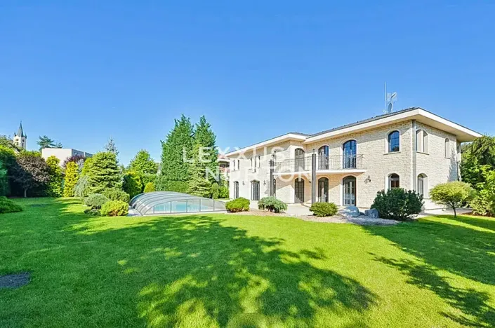 Pronájem vily, Praha - Nebušice, Spojová, 600 m2