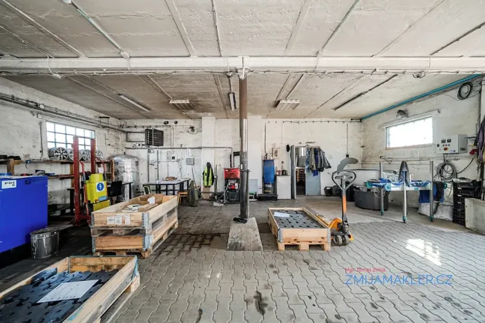 Prodej výrobních prostor, Bílovec, 629 m2