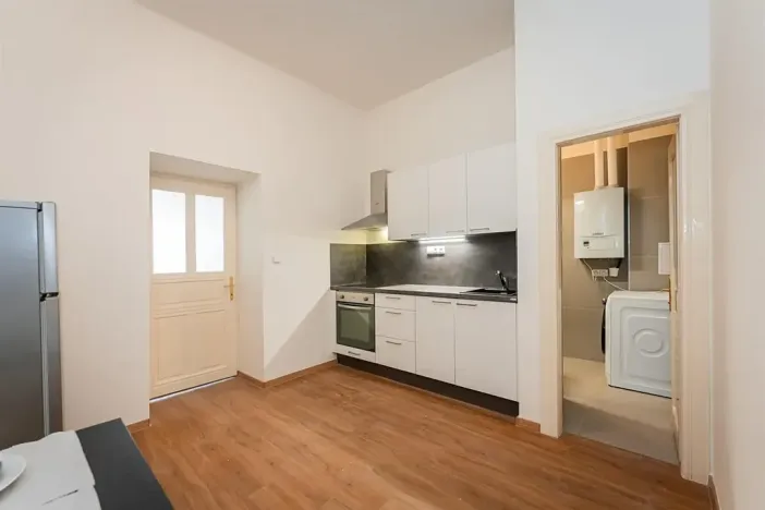 Pronájem bytu 2+kk, Praha - Nové Město, Lípová, 41 m2