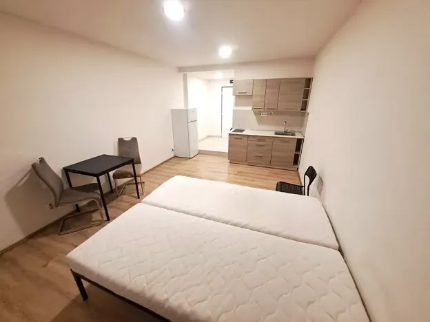 Pronájem bytu 1+kk, Praha - Radotín, Vrážská, 27 m2