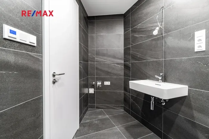 Pronájem bytu 1+kk, Praha - Nusle, Muzikova, 34 m2