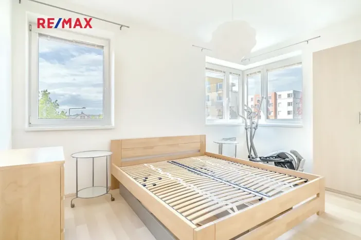 Pronájem bytu 3+kk, Jesenice, V Roháči I., 62 m2