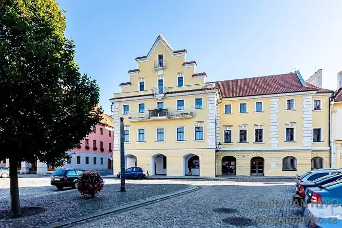 Prodej činžovního domu, Žatec, náměstí Svobody, 1500 m2