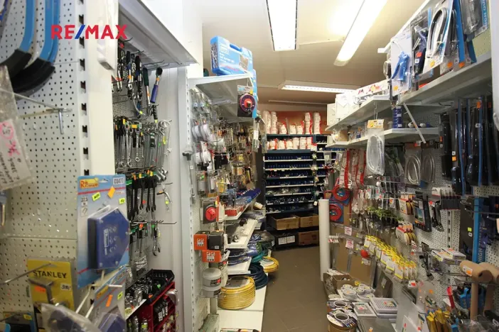 Prodej obchodního prostoru, Praha - Hlubočepy, Voskovcova, 141 m2