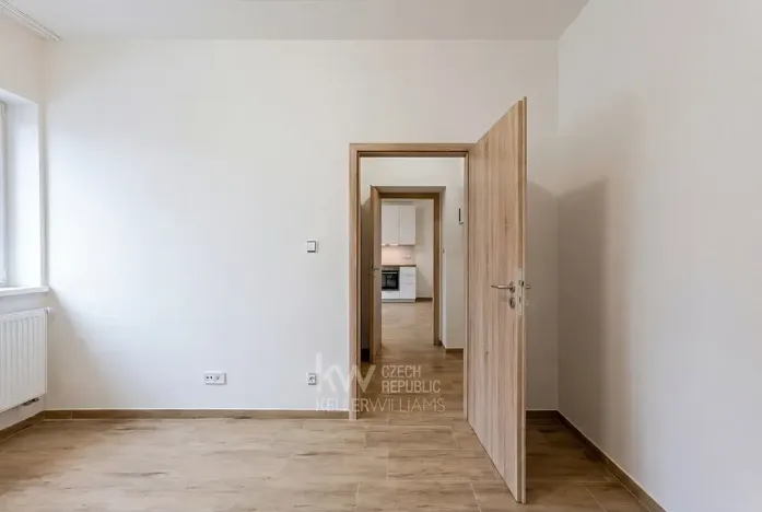 Pronájem bytu 2+kk, Praha - Chodov, Zakouřilova, 36 m2