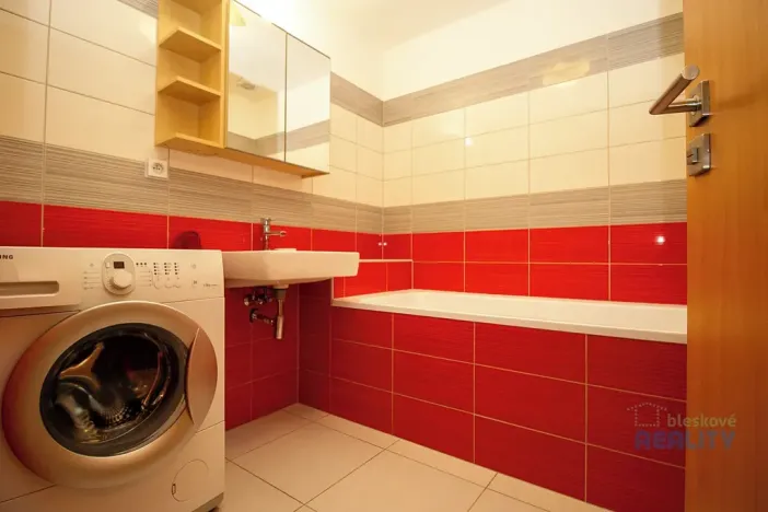 Pronájem bytu 3+kk, Praha - Libeň, Na žertvách, 75 m2