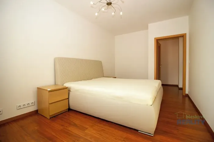 Pronájem bytu 3+kk, Praha - Libeň, Na žertvách, 75 m2