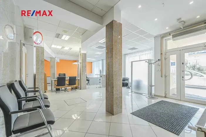 Pronájem kanceláře, Kladno, Osvoboz. pol. vězňů, 183 m2