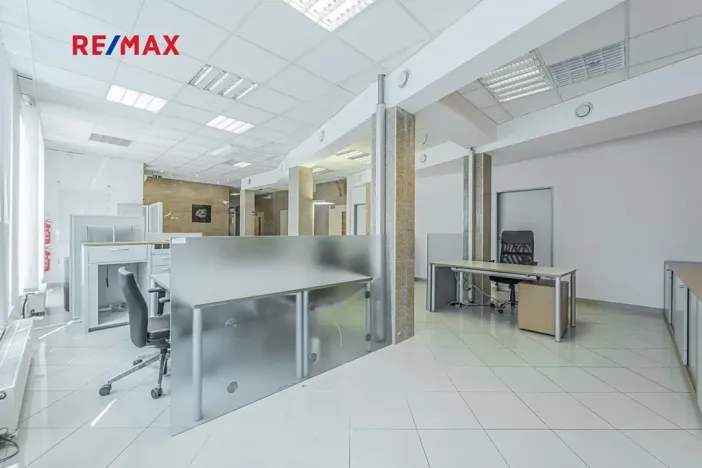 Pronájem kanceláře, Kladno, Osvoboz. pol. vězňů, 183 m2