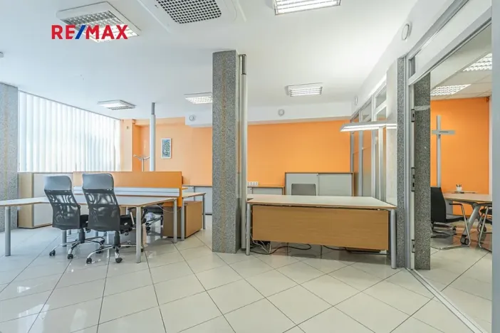 Pronájem kanceláře, Kladno, Osvoboz. pol. vězňů, 183 m2