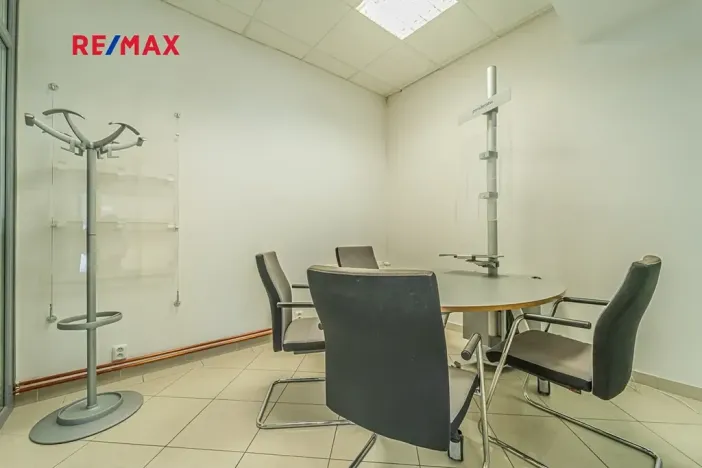 Pronájem kanceláře, Kladno, Osvoboz. pol. vězňů, 183 m2