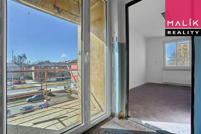 Prodej obchodního prostoru, Ostrov, Hlavní třída, 993 m2