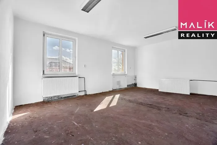 Prodej obchodního prostoru, Ostrov, Hlavní třída, 993 m2