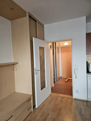 Pronájem bytu 1+kk, Praha - Stodůlky, Sluneční náměstí, 40 m2