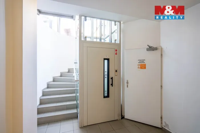 Prodej bytu 2+kk, Praha - Kobylisy, U třešňovky, 57 m2