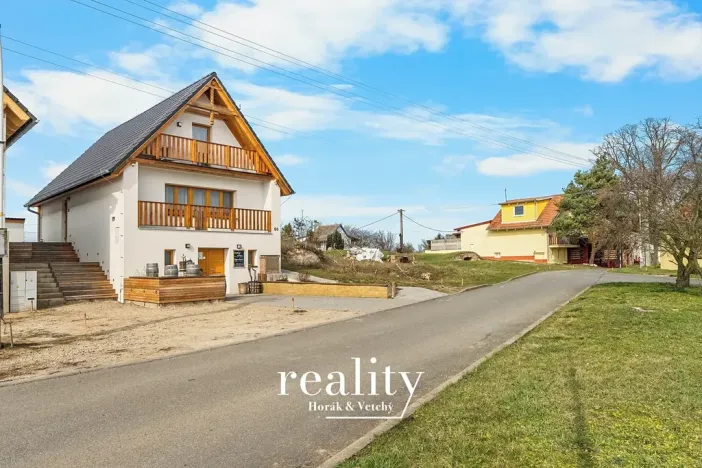 Prodej apartmánu, Jevišovka, 190 m2