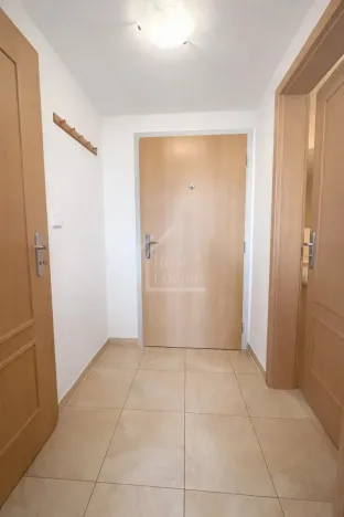 Pronájem bytu 1+kk, Praha - Prosek, Na vyhlídce, 37 m2