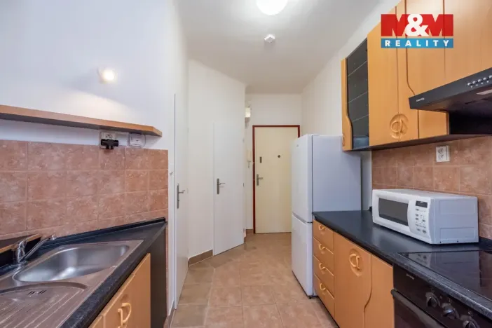 Pronájem bytu 1+kk, Praha - Dejvice, Kafkova, 33 m2