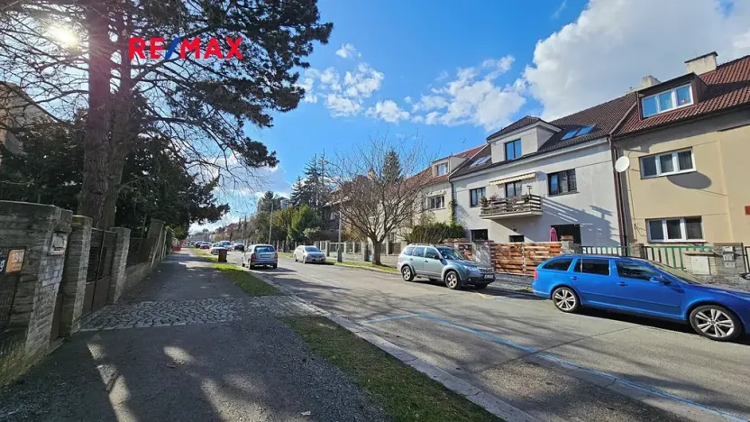 Pronájem bytu 2+kk, Praha - Břevnov, U Ladronky, 50 m2