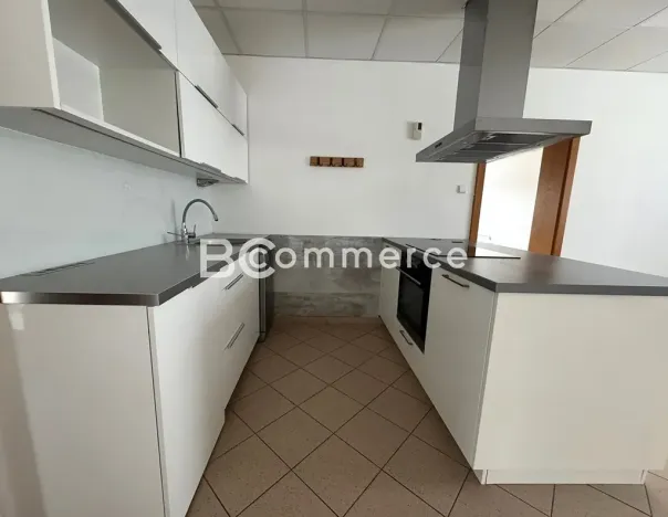 Pronájem kanceláře, Moravany, 167 m2