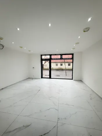 Pronájem obchodního prostoru, Praha - Uhříněves, Přátelství, 92 m2