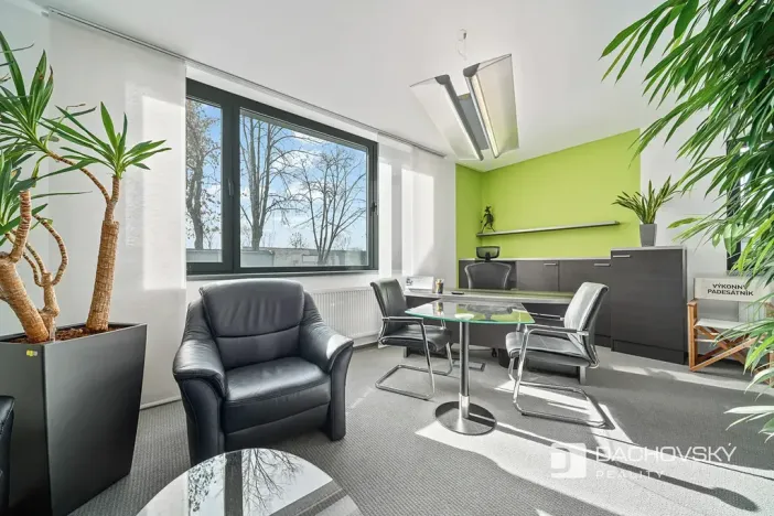 Prodej kanceláře, Pardubice, K Dolíčku, 374 m2