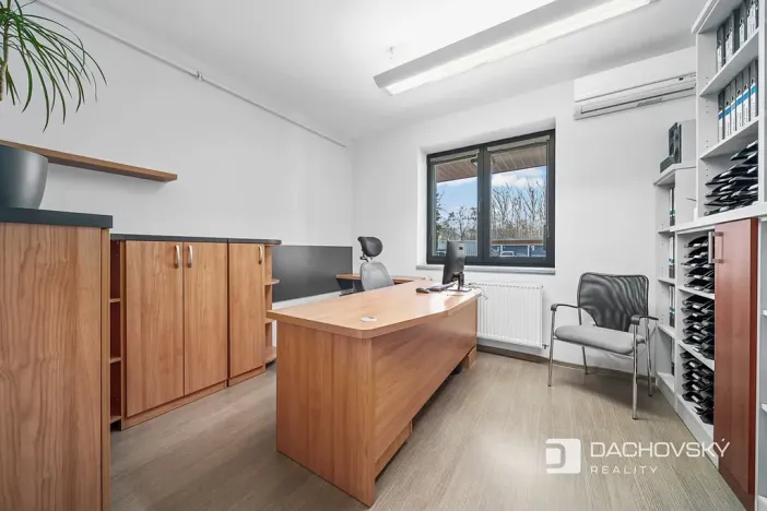 Prodej kanceláře, Pardubice, K Dolíčku, 374 m2