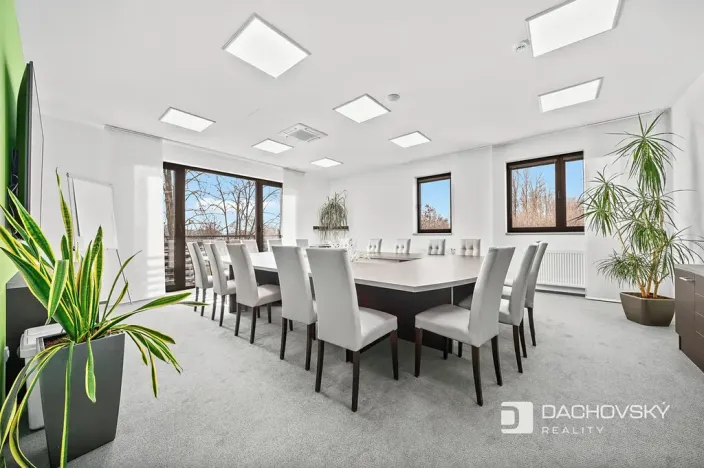 Prodej kanceláře, Pardubice, K Dolíčku, 374 m2