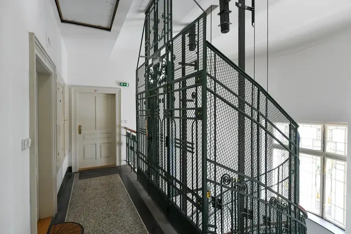 Prodej atypického bytu, Praha, Valentinská, 108 m2