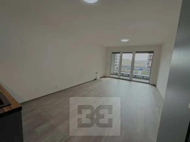 Pronájem bytu 1+kk, Praha - Hloubětín, Poděbradská, 37 m2