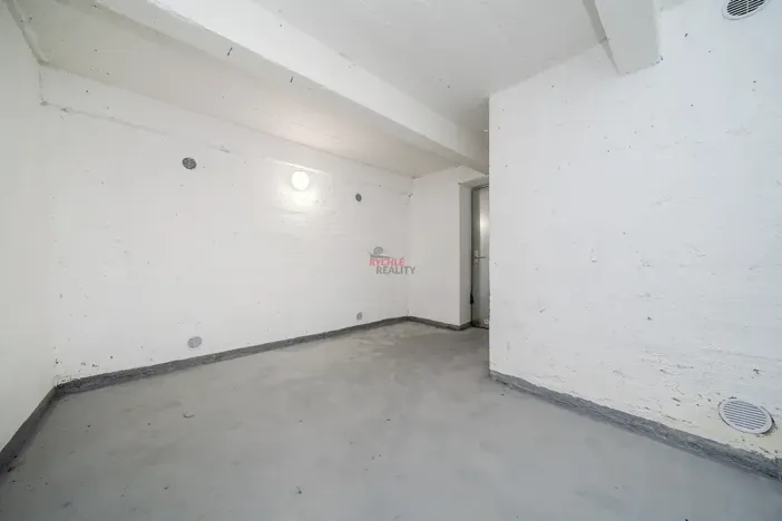 Pronájem bytu 3+kk, Ostrava, Šrobárova, 68 m2