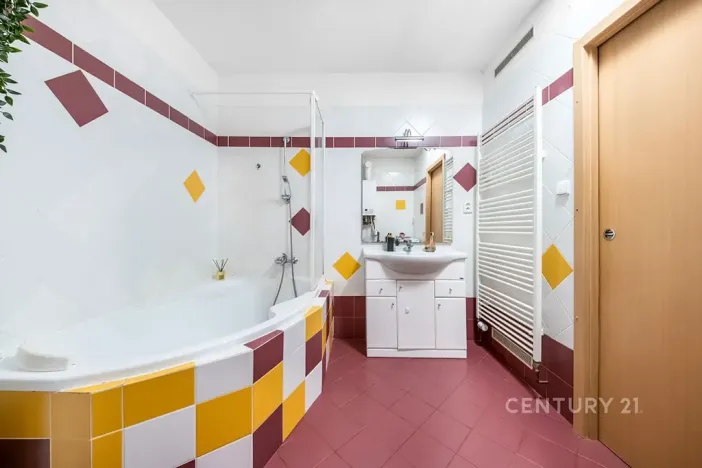 Prodej bytu 2+kk, Praha - Hlubočepy, Výhledová, 63 m2