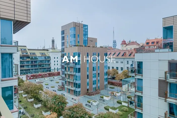 Pronájem garáže, Praha - Vinohrady, Korunní, 10 m2