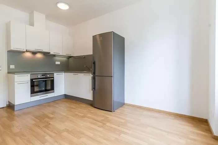 Pronájem bytu 1+1, Praha - Smíchov, Podbělohorská, 45 m2